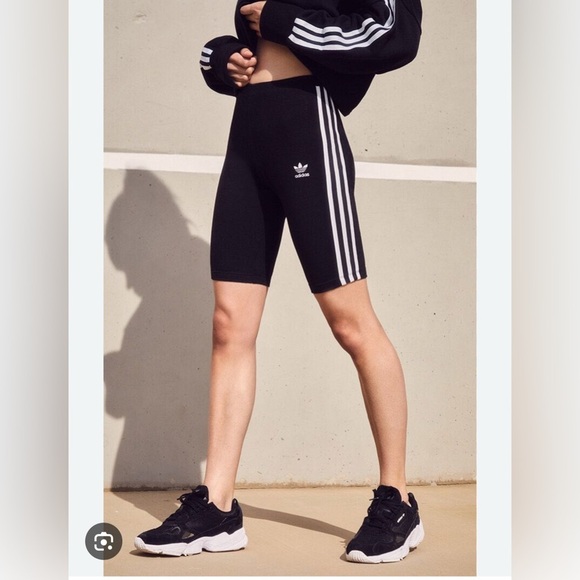 Adidas Athletic Cycling Shorts - Picture 1 of 3